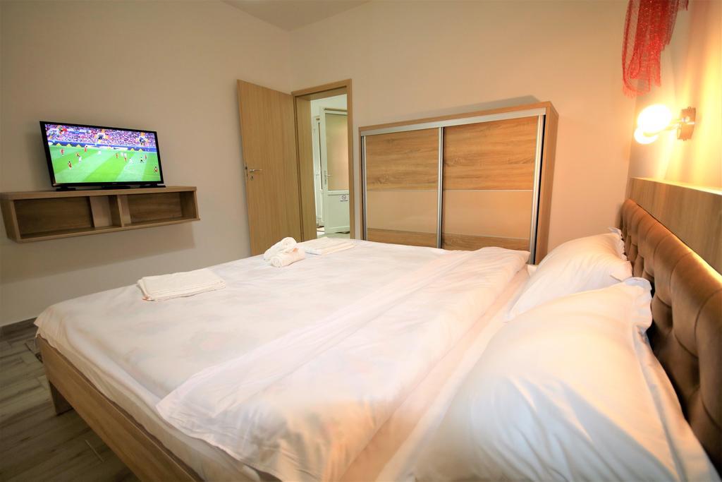 Hotel Aby Sunrise Orşova Esterno foto
