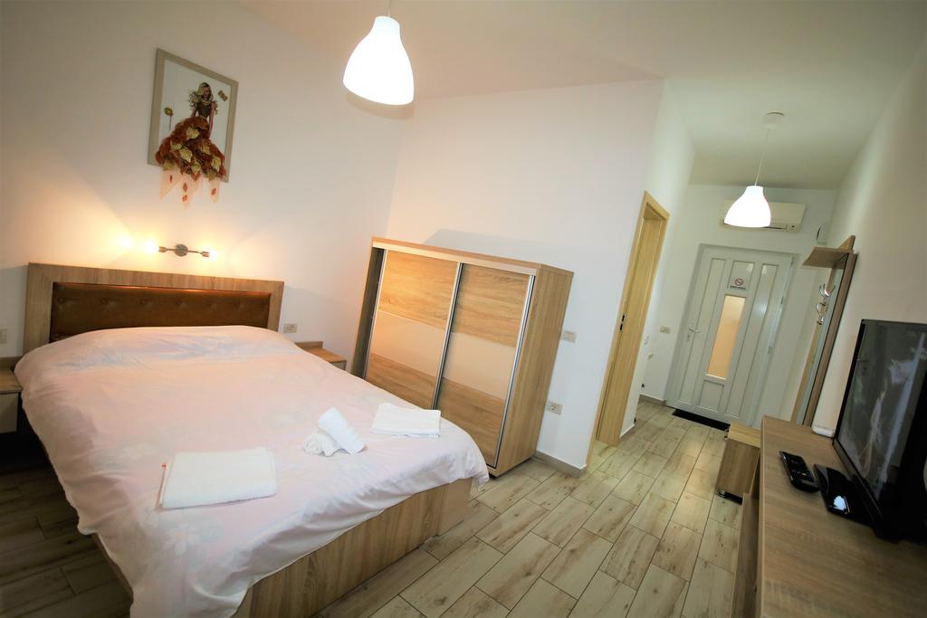 Hotel Aby Sunrise Orşova Esterno foto