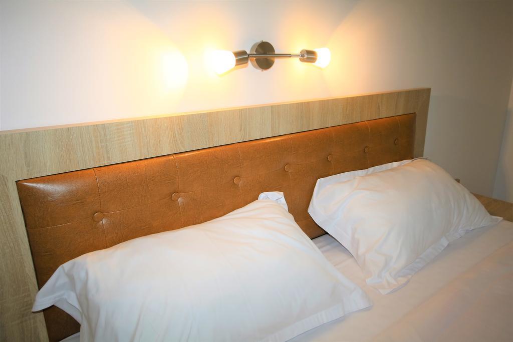 Hotel Aby Sunrise Orşova Esterno foto